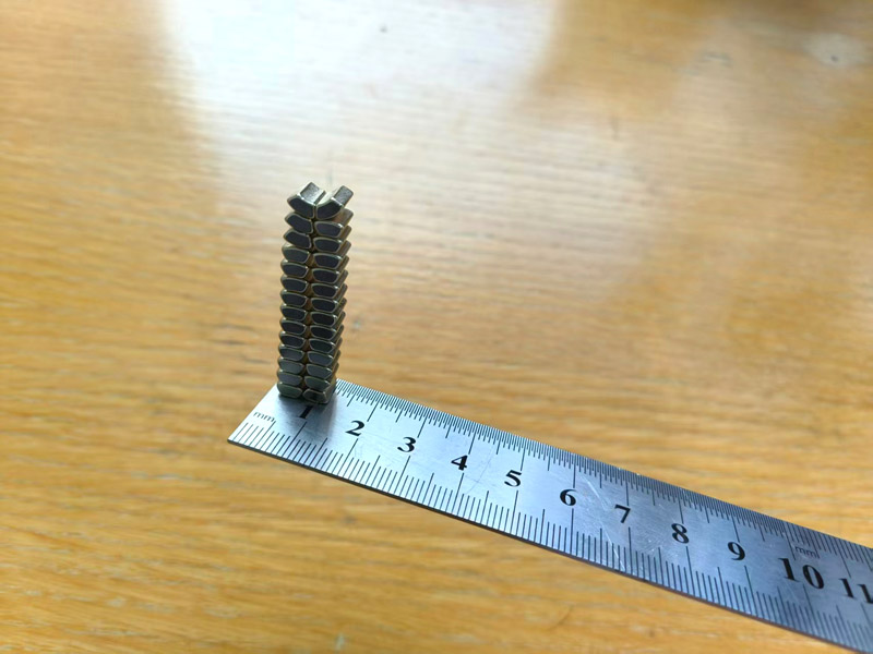 小尺寸钕铁硼强力磁瓦
